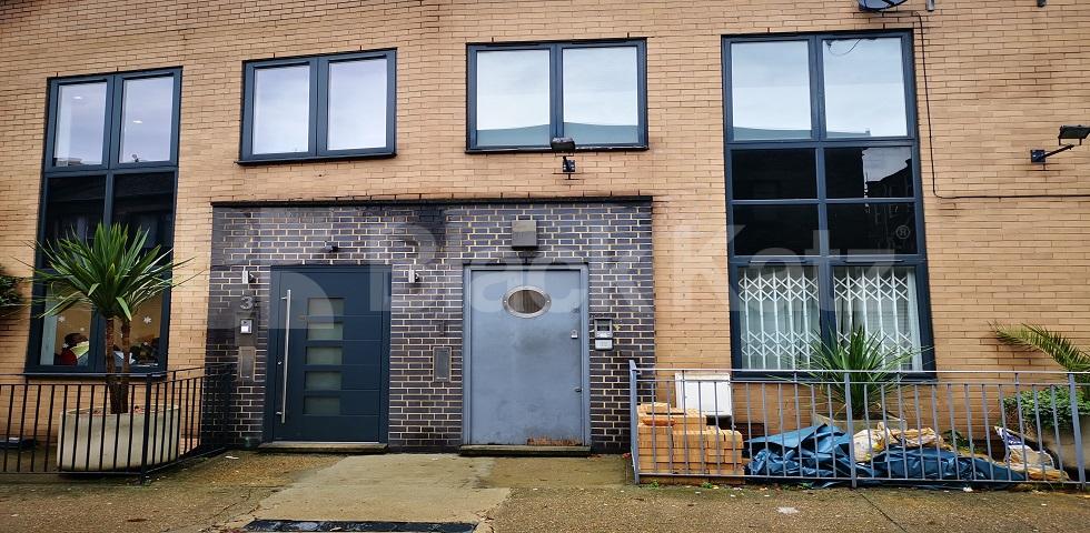 			UNDER OFFER , 1 Bedroom, 1 bath, 1 reception Ground Floor Flat			 Risborough Street, Southwark/Borough